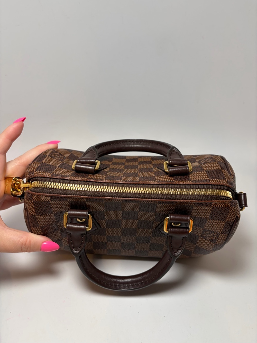 SOLD Louis Vuitton Speedy 20 Bandouliere Damier Ebene w/COA, dust bag & box - Picture 5 of 16